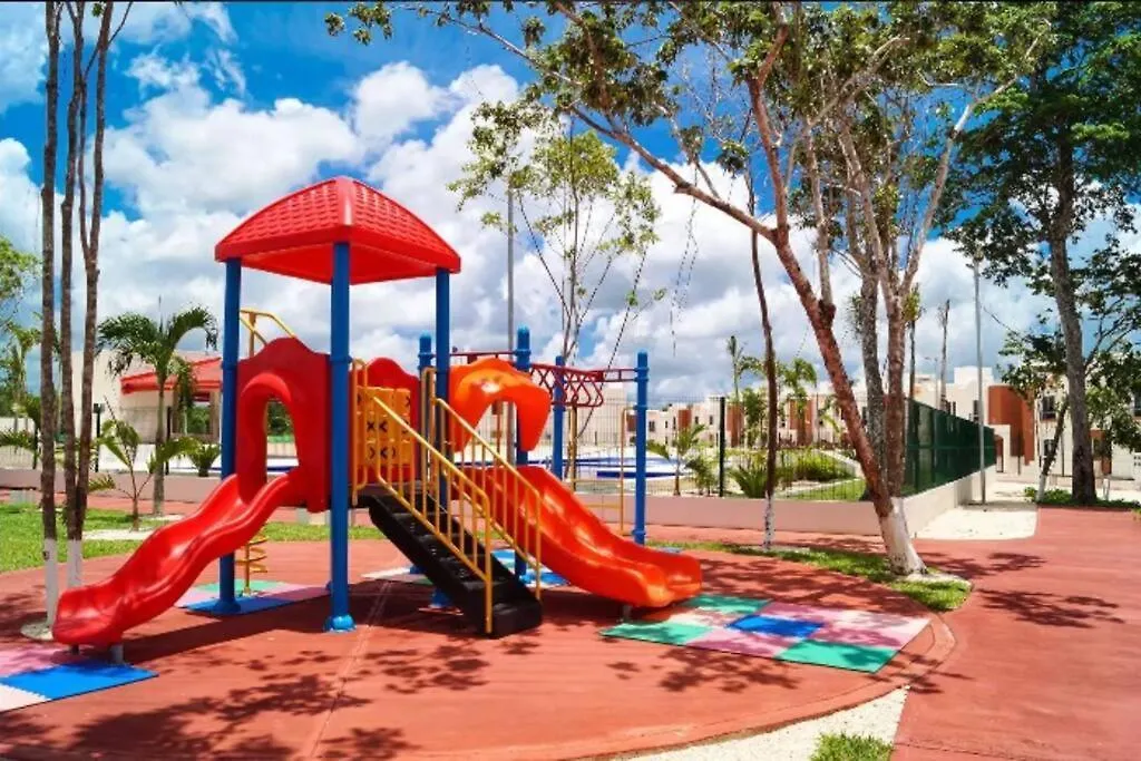 Family Accommodation With Pool And Water Park Канкун 0*,  Мексика
