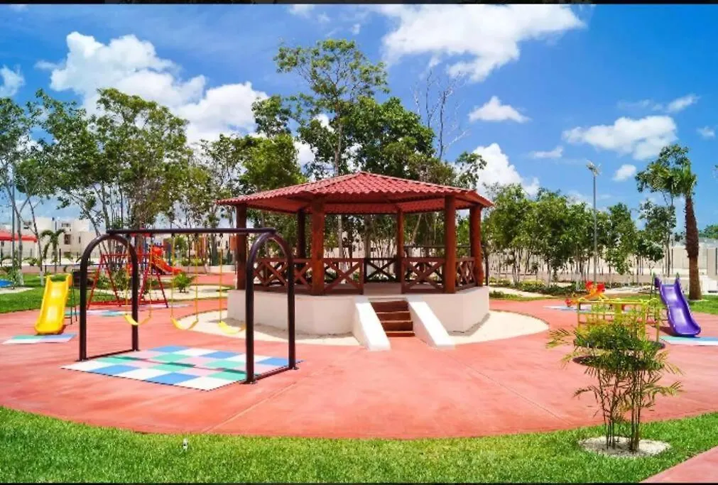 Family Accommodation With Pool And Water Park Cancun